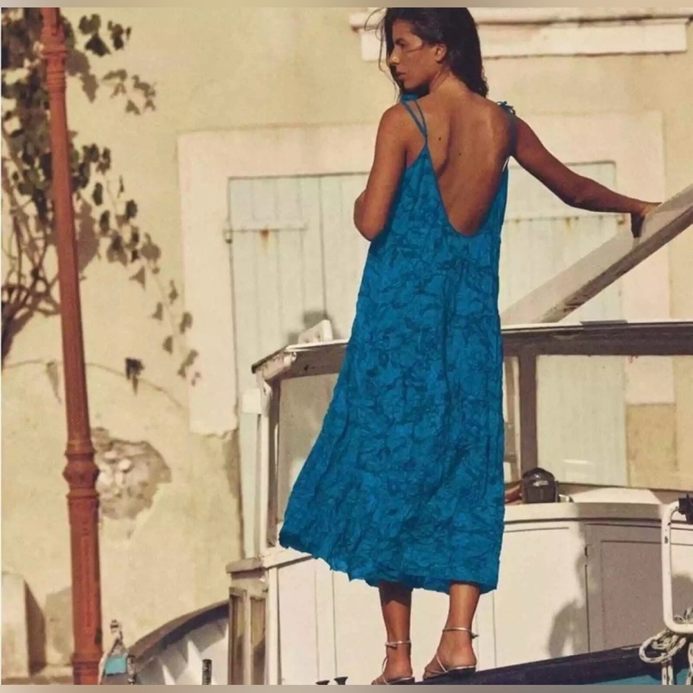 ZARA WOMAN NWOT WRINKLED
EFFECT DRESS, SIZE M - Picture 2 of 9